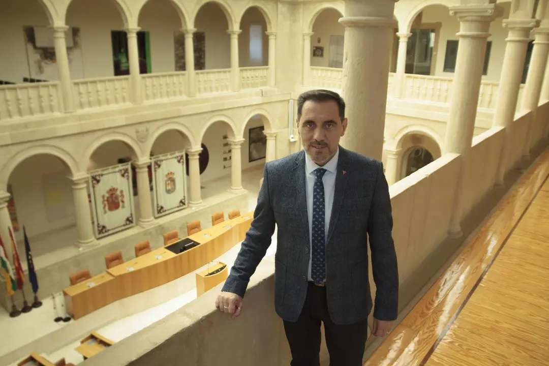 Archivo - El presidente del Parlamento de La Rioja, Jes&uacute;s Mar&iacute;a Garc&iacute;a, posa tras su entrevista con Europa Press, en Logro&ntilde;o /La Rioja (Espa&ntilde;a), a 20 de noviembre de 2019.