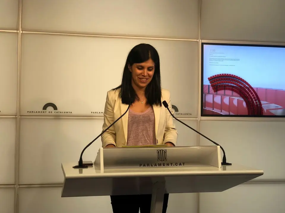 La secretaria general adjunta y portavoz de ERC, Marta Vilalta, en rueda de prensa en el Parlament