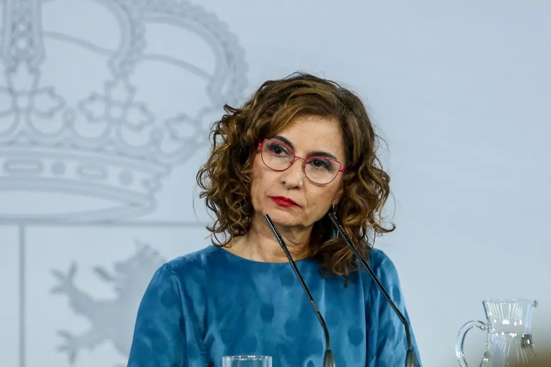 La portavoz del Gobierno y ministra de Hacienda, Maria Jes&uacute;s Montero, ofrece una rueda de prensa posterior a la reuni&oacute;n mantenida por el presidente del Gobierno, Pedro S&aacute;nchez, y el de la Generalitat catalana, Pere Aragon&egrave;s, a 29 de junio de 2021.