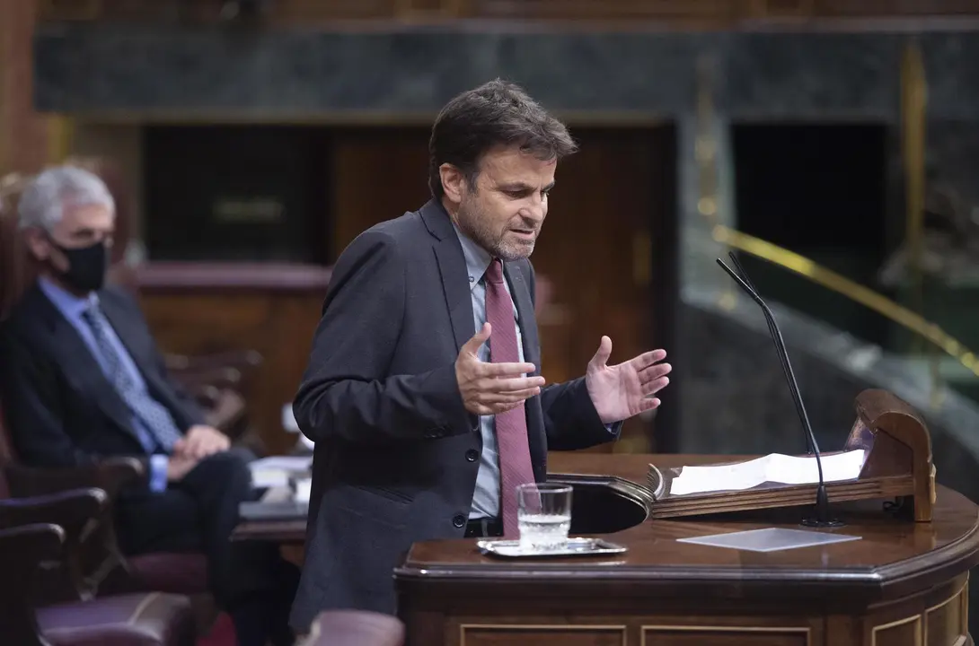 El presidente del grupo parlamentario de Unidas Podemos en el Congreso, Jaume Asens, interviene en una sesi&oacute;n plenaria en el Congreso de los Diputados, a 22 de junio de 2021, en Madrid, (Espa&ntilde;a). El pleno se celebra horas despu&eacute;s de que el presidente del 