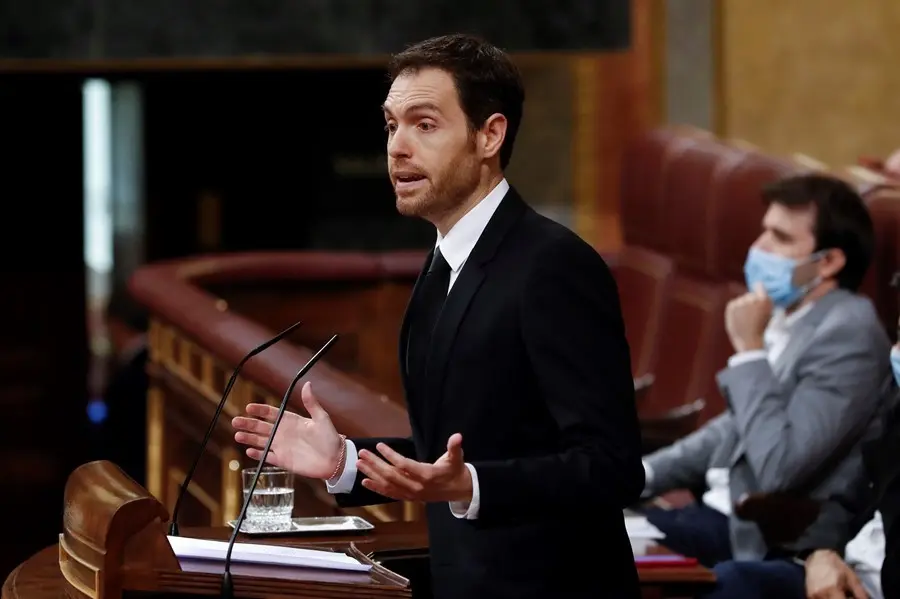 Archivo - El diputado de Navarra Suma, Sergio Sayas, interviene en el del pleno del Congreso 