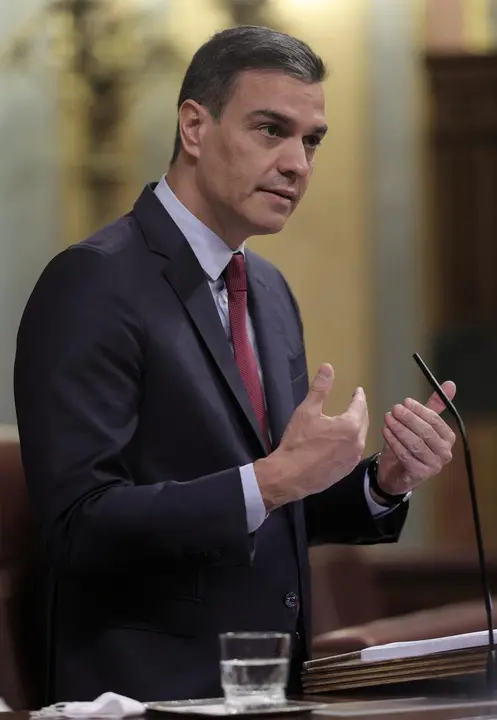 El presidente del Gobierno, Pedro S&aacute;nchez, interviene en una sesi&oacute;n de control al Gobierno en el Congreso de los Diputados, a 30 de junio de 2021, en Madrid, (Espa&ntilde;a). Este pleno, que se produce pocas horas despu&eacute;s del encuentro que el presidente del Gobi