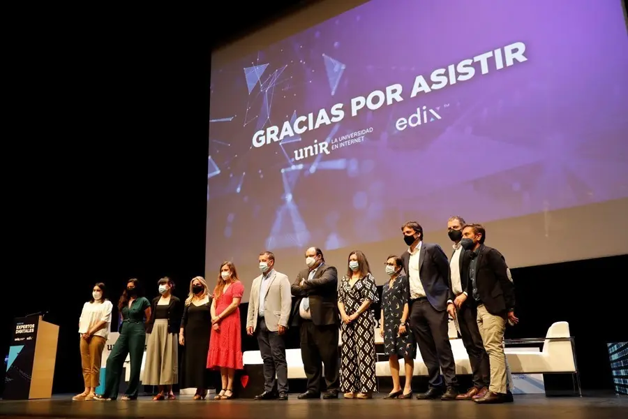 Foto de familia Foro Expertos Digitales