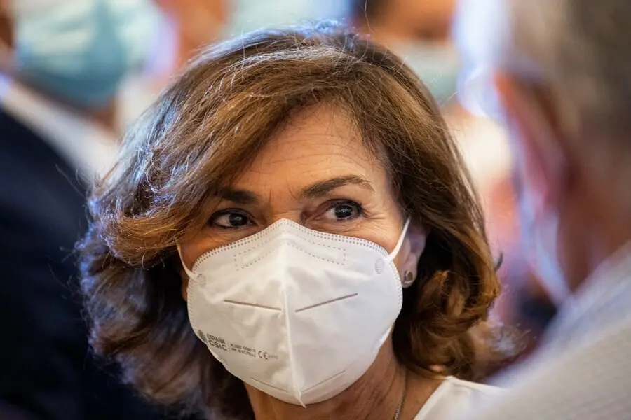La vicepresidenta primera y ministra de la Presidencia, Relaciones con las Cortes y Memoria Democr&aacute;tica, Carmen Calvo, asiste al acto de entrega del Premio Azor&iacute;n de Novela 2021 en el Hotel Westin Palace, a 28 de junio de 2021, en Madrid, (Espa&ntilde;a)
