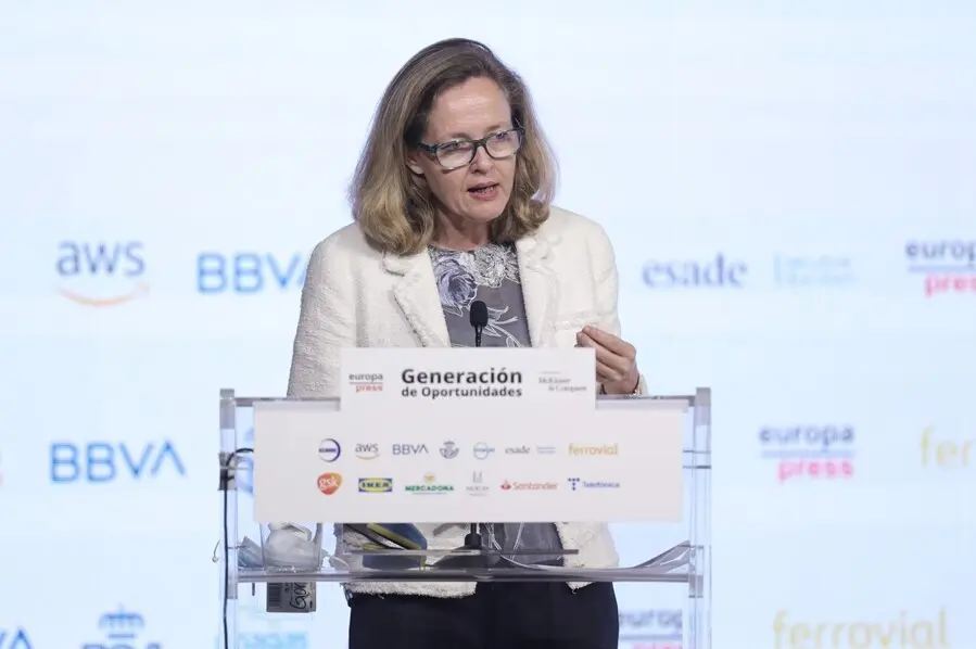 La vicepresidenta segunda y ministra de Asuntos Econ&oacute;micos y Transformaci&oacute;n Digital, Nadia Calvi&ntilde;o, interviene en el acto del proyecto 'Generaci&oacute;n de oportunidades', a 1 de julio de 2021, en el Auditorio El Beatriz, Madrid, (Espa&ntilde;a). Organizado por  mcKin