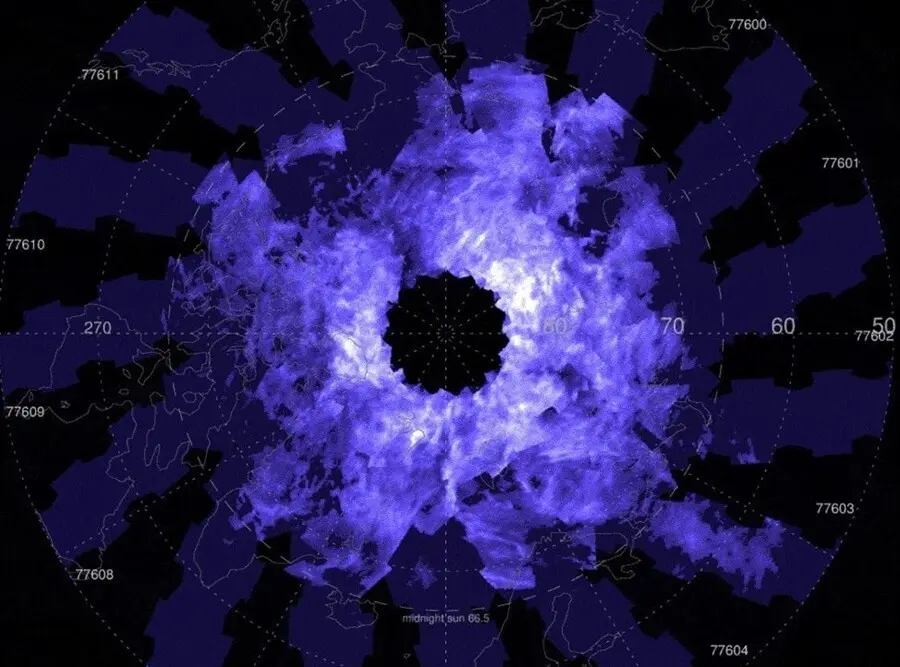 Estas im&aacute;genes AIM abarcan del 6 al 18 de junio de 2021, cuando la temporada de nubes noctilucentes del hemisferio norte estaba en marcha.