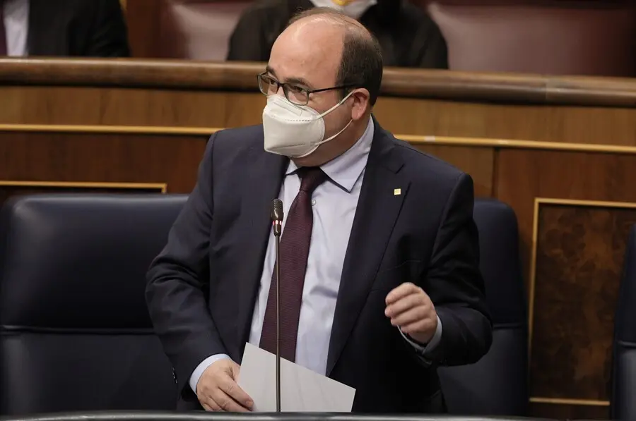 Archivo - El ministro de Pol&iacute;tica Territorial y Funci&oacute;n P&uacute;blica, Miquel Iceta, interviene en una sesi&oacute;n de control al Gobierno, a 26 de mayo de 2021, en el Congreso de los Diputados, Madrid, (Espa&ntilde;a). La crisis diplom&aacute;tica abierta con Marruecos, los plane