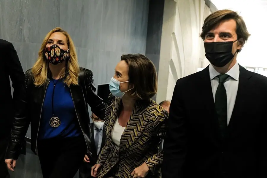 Archivo - El vicesecretario de Comunicaci&oacute;n del PP, Pablo Montesinos, junto a la portavoz parlamentaria, Cuca Gamarra, y la vicesecretaria de Organizaci&oacute;n del PP, Ana Beltr&aacute;n. En Madrid, 5 de abril de 2021.