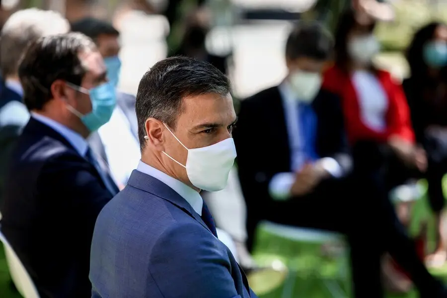El presidente del Gobierno, Pedro S&aacute;nchez, tras la firma del acuerdo del Ejecutivo nacional con los agentes sociales para reformar las pensiones, a 1 de julio de 2021, en Madrid (Espa&ntilde;a)