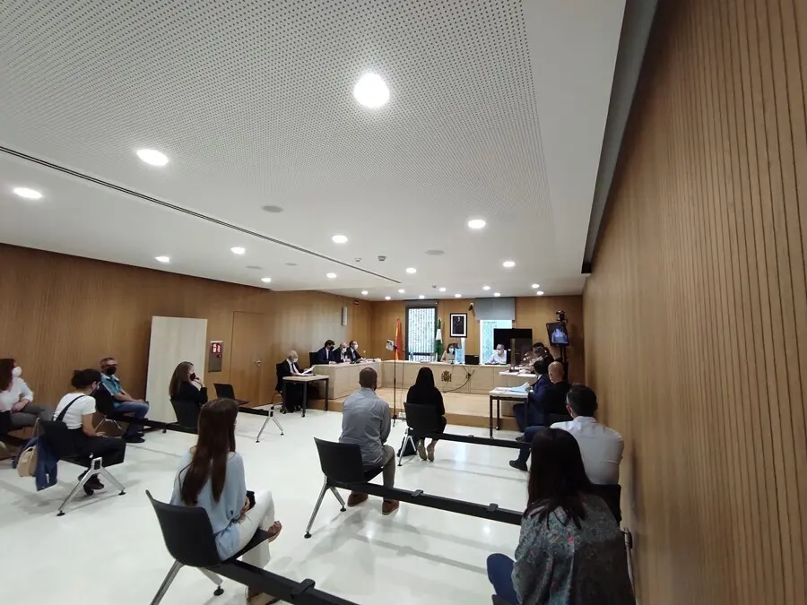 Juicio a los dos profesores acusados tras la muerte del ni&ntilde;o ahogado en Ba&ntilde;os de Popea.