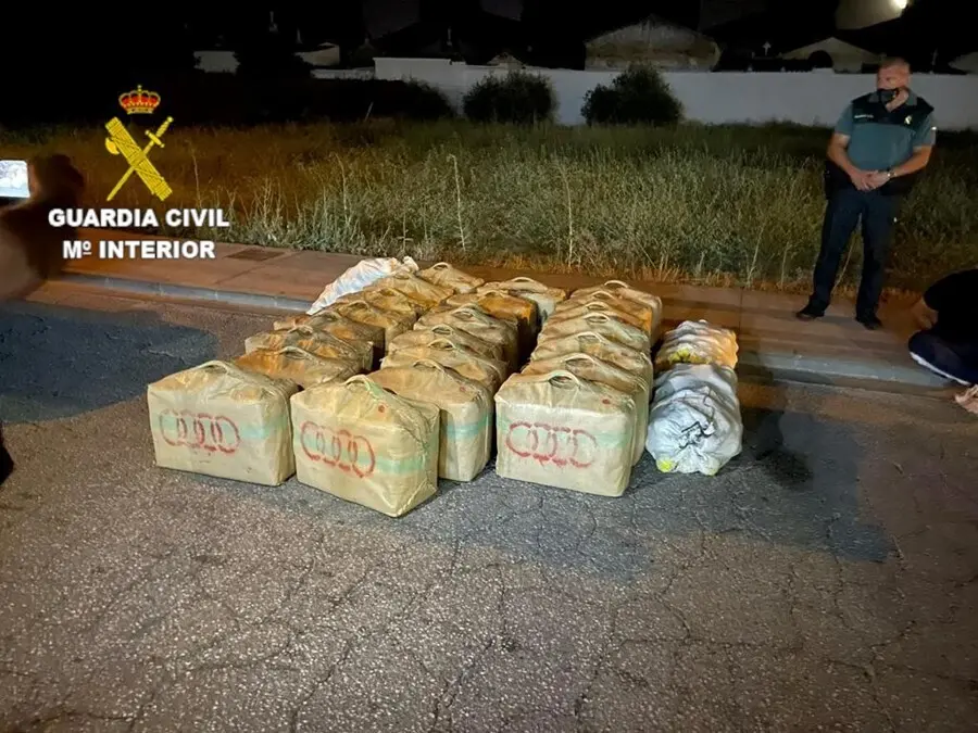 Interceptado en la A-92 un cami&oacute;n cargado con m&aacute;s de 860 kilos de hach&iacute;s