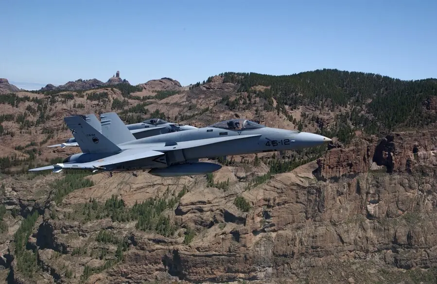 Archivo - Caza F-18