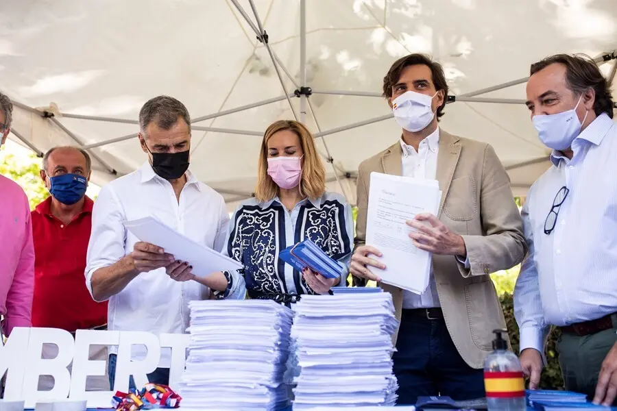 El ex dirigente del PP Toni Cant&oacute;; la vicesecretaria de Organizaci&oacute;n del PP, Ana Beltr&aacute;n; el vicesecretario de Comunicaci&oacute;n, Pablo Montesinos, y el presidente del PP Chamber&iacute;, Jaime Gonz&aacute;lez Taboada. En Madrid.