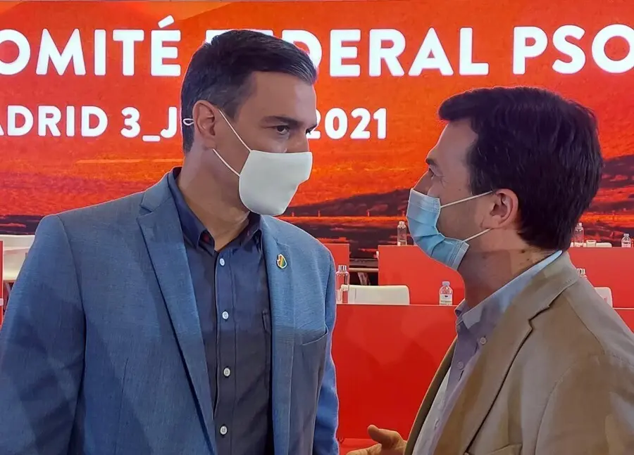 El presidente del Gobierno y l&iacute;der del PSOE, Pedro S&aacute;nchez, junto al secretario xeral del PSdeG, Gonzalo Caballero