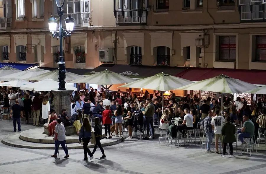 Ambiente en la Plaza de Ca&ntilde;ad&iacute;o de Santander este fin de semana