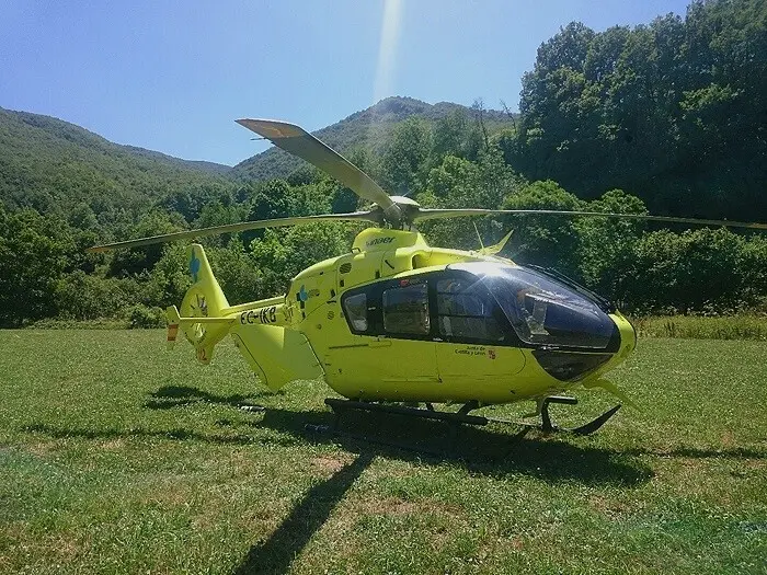 Sucesos.- Dos fallecidos y cinco heridos, uno de ellos un menor grave, en un accidente en Cazanuecos (Le&oacute;n)