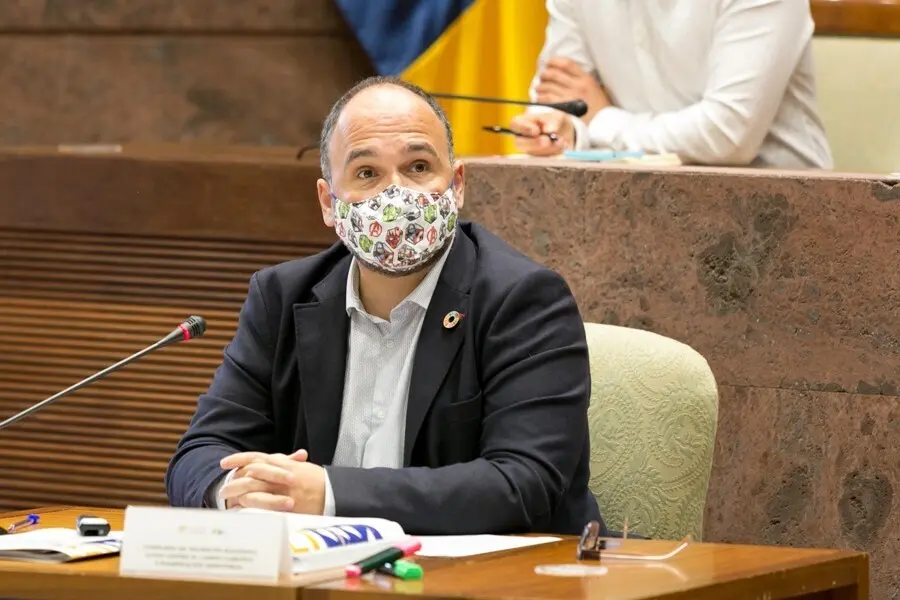 Archivo - El consejero de Transici&oacute;n Ecol&oacute;gica, Lucha contra el Cambio Clim&aacute;tico y Planificaci&oacute;n Territorial del Gobierno de Canarias, Jos&eacute; Antonio Valbuena