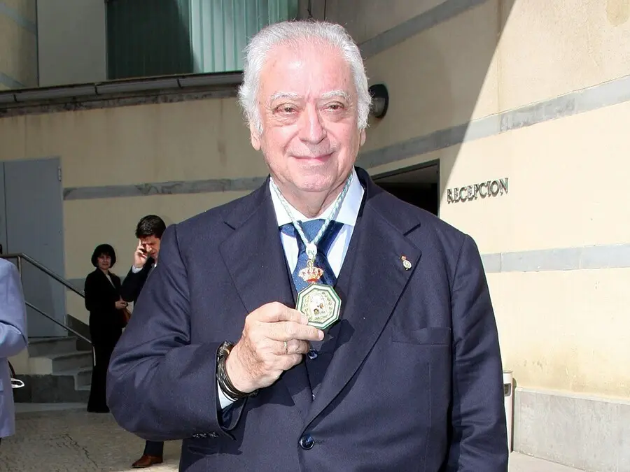 Archivo - Tico Medina, cuando recibi&oacute; la Medalla de Andaluc&iacute;a en 2008