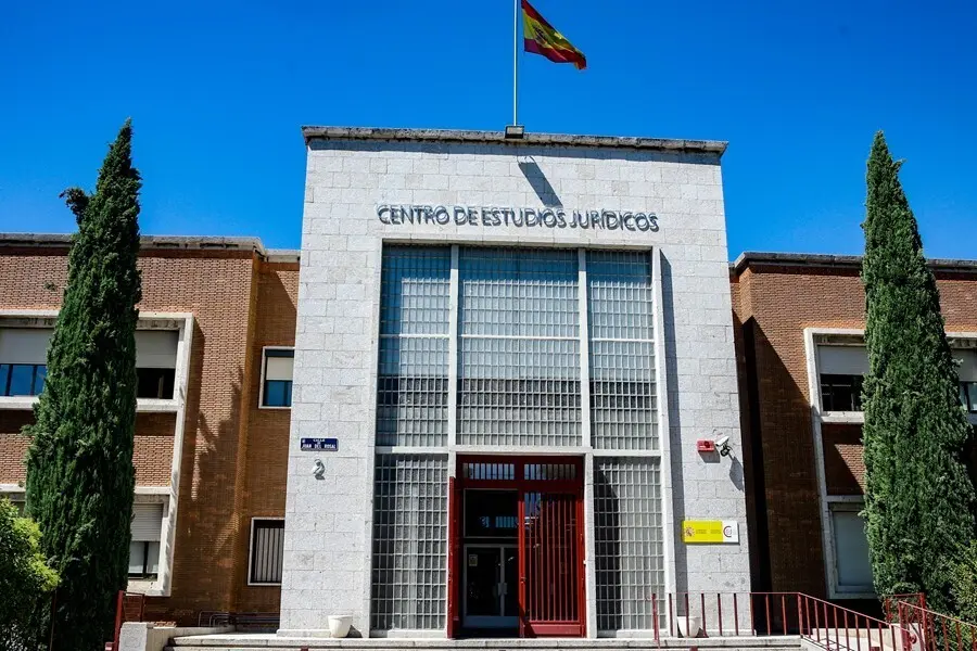 Archivo - Imagen de la fachada del edificio del Centro de Estudios Jur&iacute;dicos en Madrid adscrito al Ministerio de Justicia.