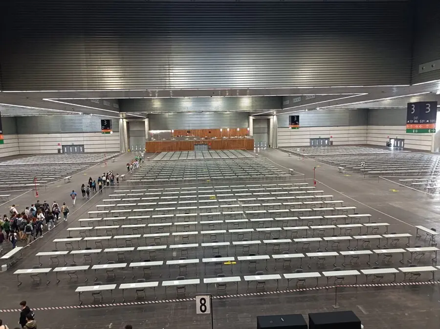 Alumnos entrando a las pruebas de acceso a la universidad en el BEC, en Barakaldo, en la convocatoria ordinaria ya realizada.