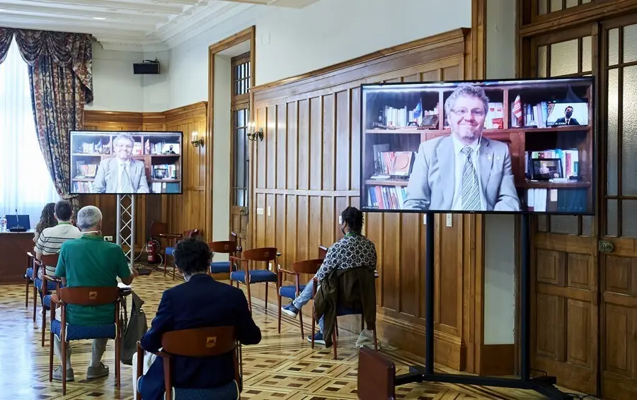Fabi&aacute;n Salvioli, relator de la ONU, en la UIMP