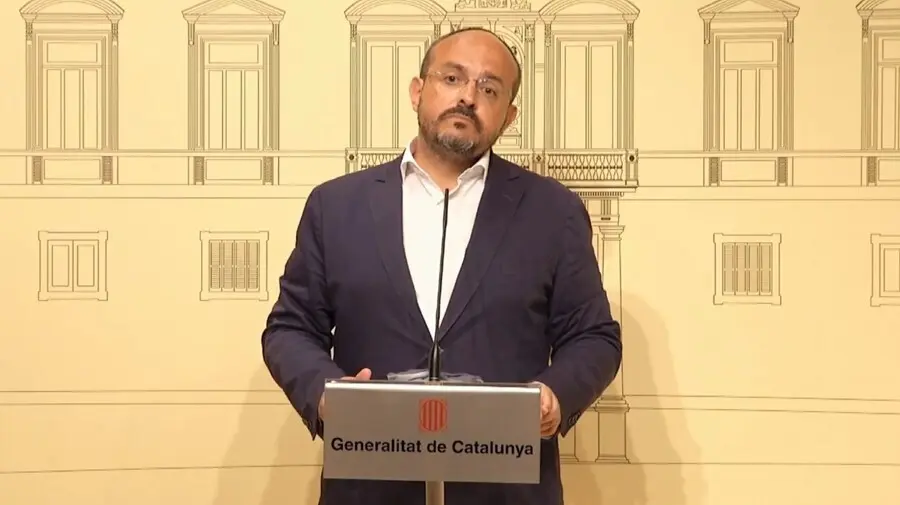 El presidente del PP catal&aacute;n, Alejandro Fern&aacute;ndez, en rueda de prensa tras reunirse con el presidente del Govern, Pere Aragon&egrave;s.