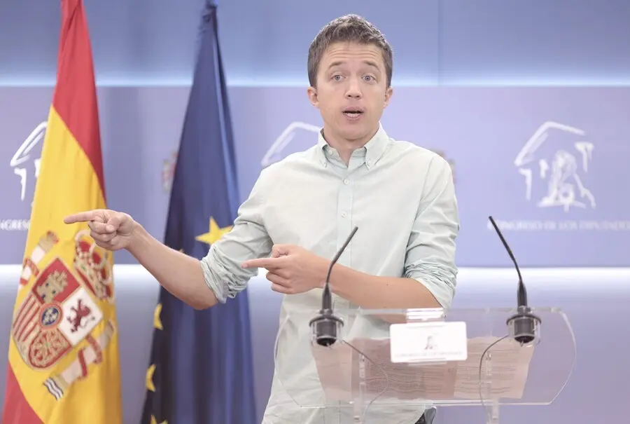 El l&iacute;der de M&aacute;s Pa&iacute;s, &Iacute;&ntilde;igo Errej&oacute;n, interviene en una rueda de prensa anterior a una reuni&oacute;n de la Junta de Portavoces en el Congreso de los Diputados, a 22 de junio de 2021, en Madrid, (Espa&ntilde;a).