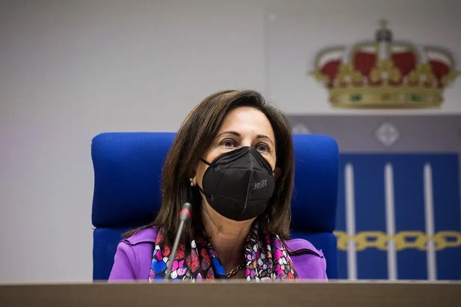 Archivo - La ministra de Defensa, Margarita Robles durante una reuni&oacute;n por videoconferencia con los comandantes de los mandos componentes de la operaci&oacute;n &ldquo;Misi&oacute;n Baluarte&rdquo; a 20 de abril de 2021, en Madrid (Espa&ntilde;a).