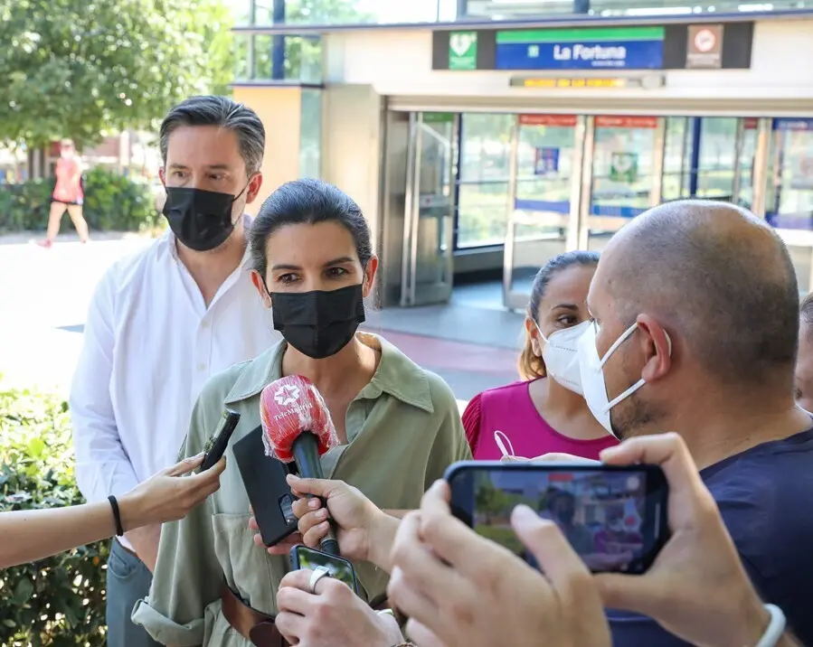 La portavoz de Vox en la Asamblea de Madrid, Roc&iacute;o Monasterio, ofrece declaraciones a los medios de comunicaci&oacute;n.