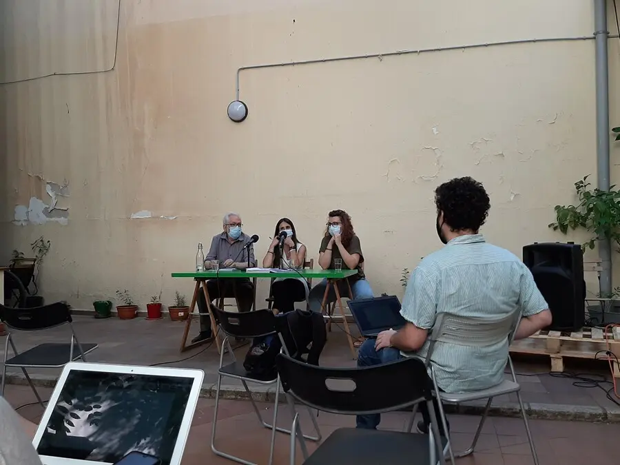 Jorge del Cura, miembro del Centro de Documentaci&oacute;n contra la Tortura; Mar&iacute;a Param&eacute;s portavoz de CIEs No Madrid y coordinadora del equipo de visitas del CIE de Aluche de Mundo en  Movimiento; Ana Bosch, coordinadora del equipo de visitas de Pueblos Unidos