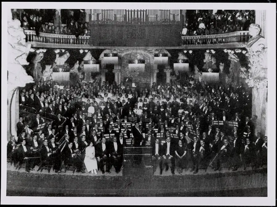 Fotograf&iacute;a del concierto de 'La Pasi&oacute;n seg&uacute;n San Mateo', de Johann Sebastian Bach, en el Palau de la M&uacute;sica Catalana en 1921.