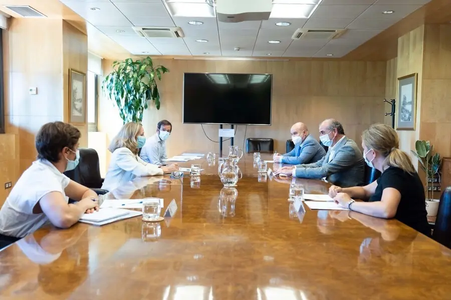 Encuentro entre la Plataforma del Tercer Sector y la ministra de Asuntos Econ&oacute;micos y Transformaci&oacute;n Digital, Nadia Calvi&ntilde;o.
