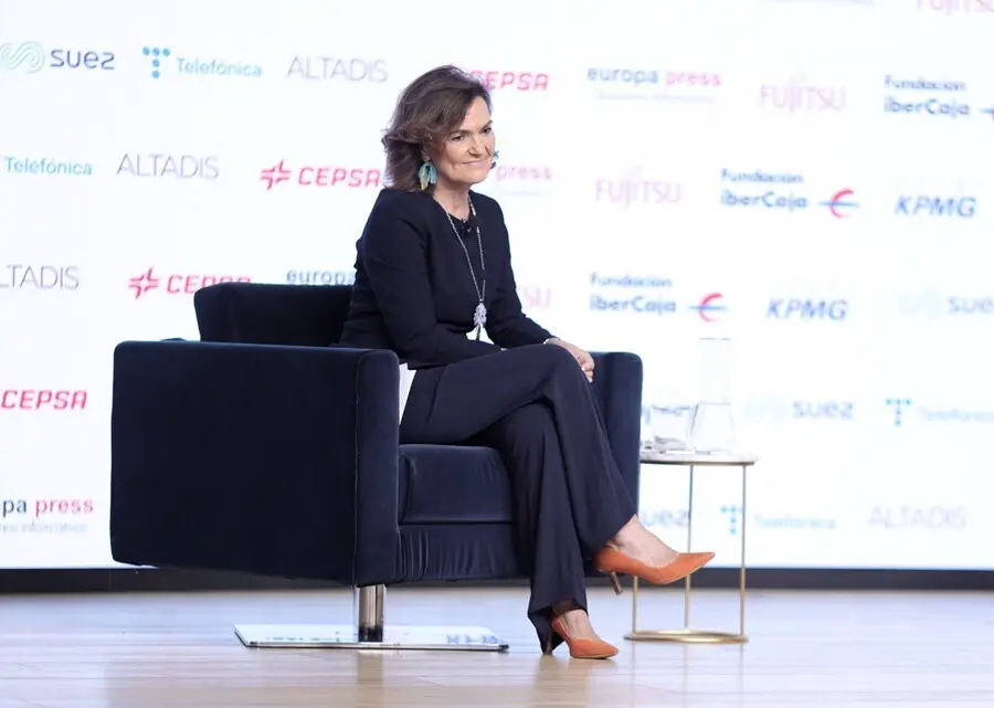 La vicepresidenta primera del Gobierno y ministra de la Presidencia, Relaciones con las Cortes y Memoria Democr&aacute;tica, Carmen Calvo, interviene en un Desayuno Informativo de Europa Press