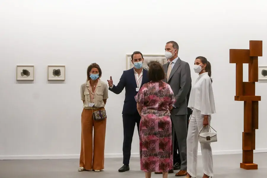 Los reyes de Espa&ntilde;a, durante la inauguraci&oacute;n de ARCO, a 8 de julio de 2021, en Madrid (Espa&ntilde;a). Los reyes inauguran este jueves la cuadrag&eacute;sima edici&oacute;n de la feria de contempor&aacute;neo ARCO.