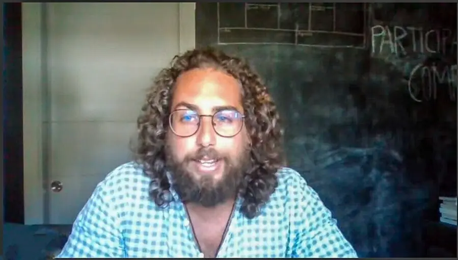 El director del 'Curso de actualizaci&oacute;n en los Trastornos del Especto del Autismo', Luis Arenas, durante una ponencia en los Cursos de Verano de la UPO en Carmona (Sevilla)