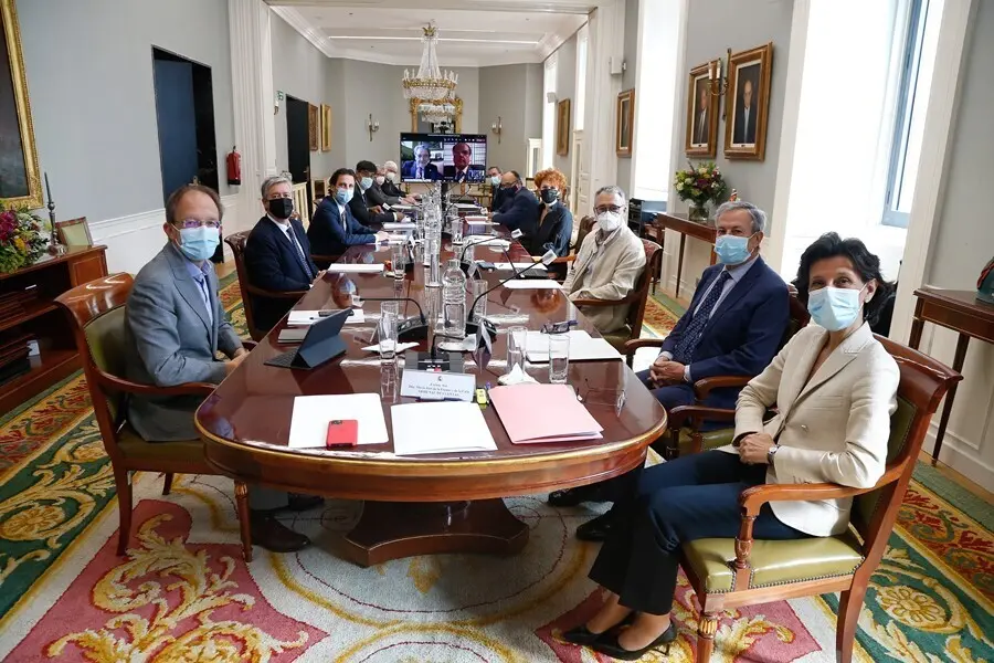 La presidenta del Tribunal de Cuentas, Mar&iacute;a Jos&eacute; De la Fuente, y los presidentes de los &oacute;rganos auton&oacute;micos de Control Externo