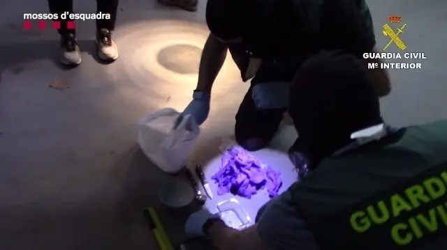 Operaci&oacute;n de La Guardia Civil y Mossos d'Esquadra en la que han detenido en Balaguer (Lleida) a 29 personas pertenecientes a tres clanes dedicados a la venta y distribuci&oacute;n de droga.