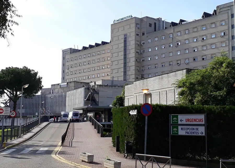 Archivo - Fachada del Hospital de Valme