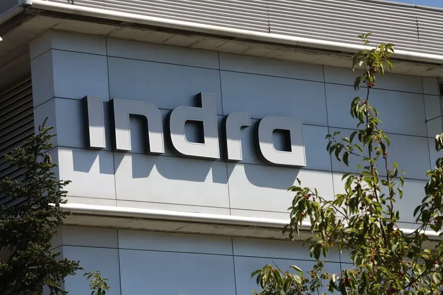 Archivo - Fachada de la sede de Indra ubicada en Madrid, (Espa&ntilde;a), a 10 de septiembre de 2020. Indra ha sido incluida por quinto a&ntilde;o consecutivo en el &iacute;ndice de sostenibilidad FTSE4Good Index Series, dise&ntilde;ado para facilitar a los inversores informaci&oacute;n so