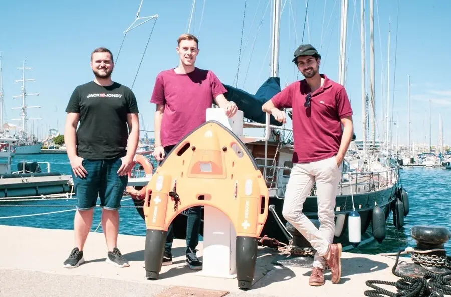 LA MARINA ACOGE LAS PRUEBAS DE UN INNOVADOR DRON DE SALVAMENTO MAR&Iacute;TIMO