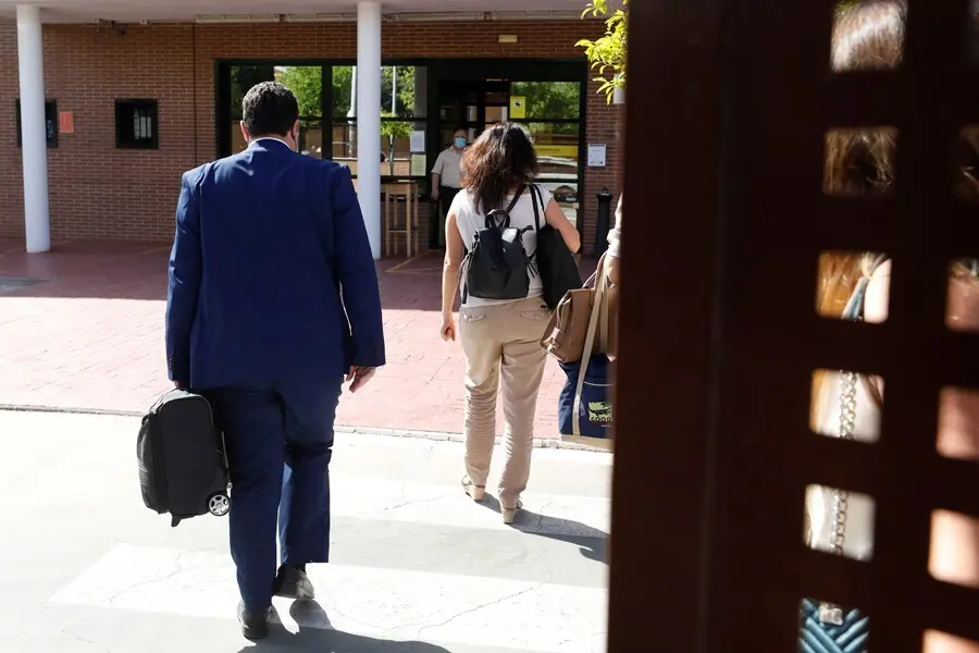 Juana Rivas entrando el pasado 11 de junio en el Centro de Inserci&oacute;n Social Matilde Cantos de Granada.