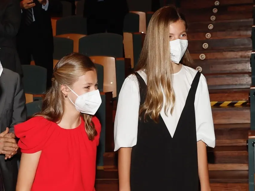 La Princesa Leonor y la Infanta Sof&iacute;a en la entrega de los Premios Princesa Fundaci&oacute;n de Girona