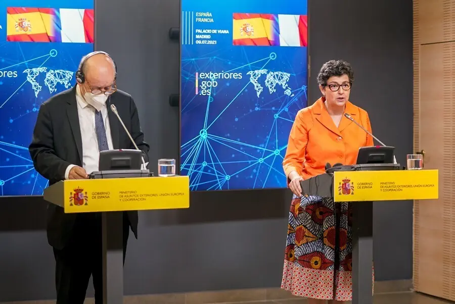 La ministra de Asuntos Exteriores, Uni&oacute;n Europea y Cooperaci&oacute;n, Arancha Gonz&aacute;lez Laya, durante una rueda de prensa junto a su hom&oacute;logo franc&eacute;s, Jean Yves Le Drian 