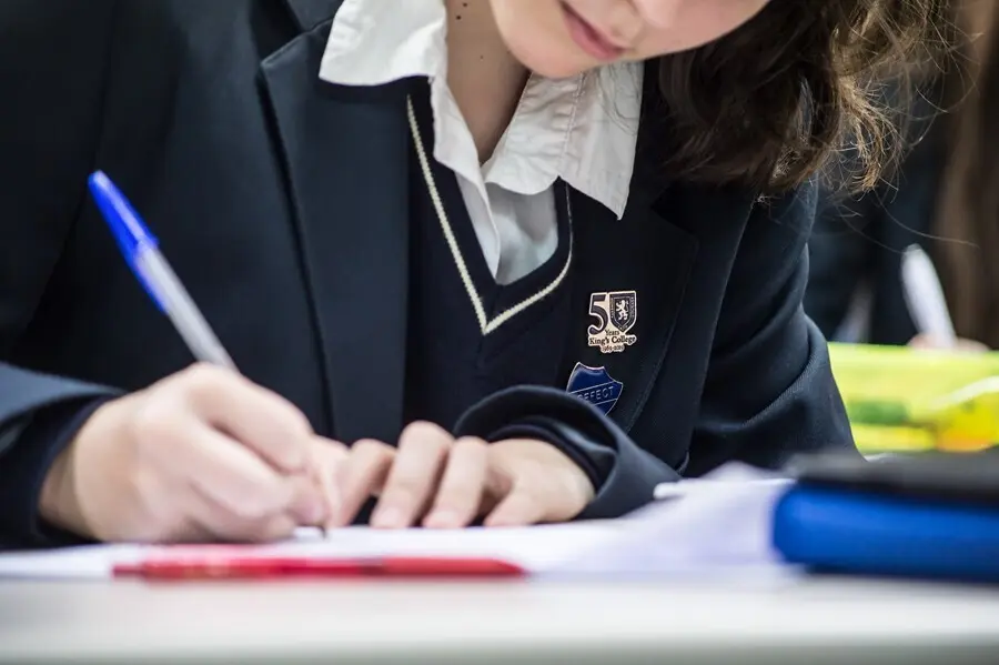 Archivo - Las notas de cuatro colegios de Espa&ntilde;a, "muy por encima" de la media mundial en el Bachillerato Internacional