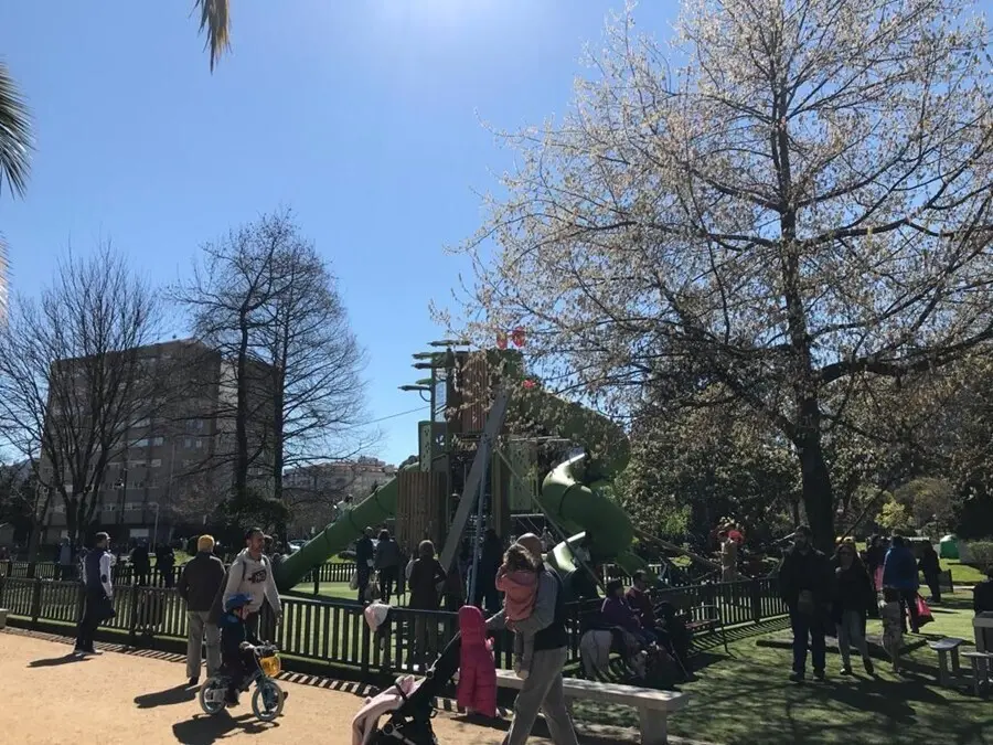 Archivo - Parque infantil, maternidad, paternidad, ni&ntilde;os, juegos infantiles, demograf&iacute;a, natalidad