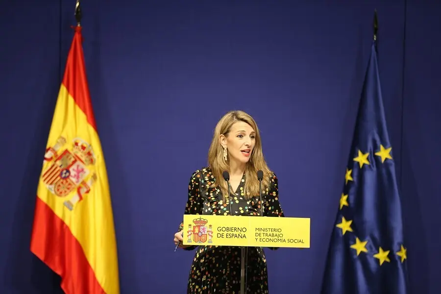 Archivo - La ministra de Trabajo, Yolanda D&iacute;az, explica el acuerdo sobre 'riders'