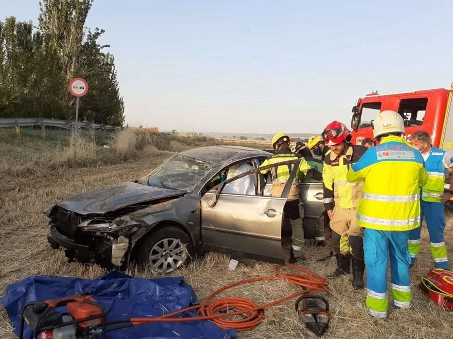 Un accidente en la carretera M-121 en la que un var&oacute;n de 36 a&ntilde;os ha resultado herido grave tras dar varias vueltas de campana.
