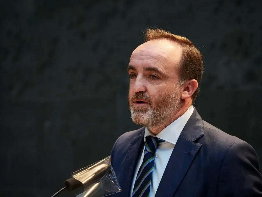 Archivo - El portavoz de Navarra Suma, Javier Esparza