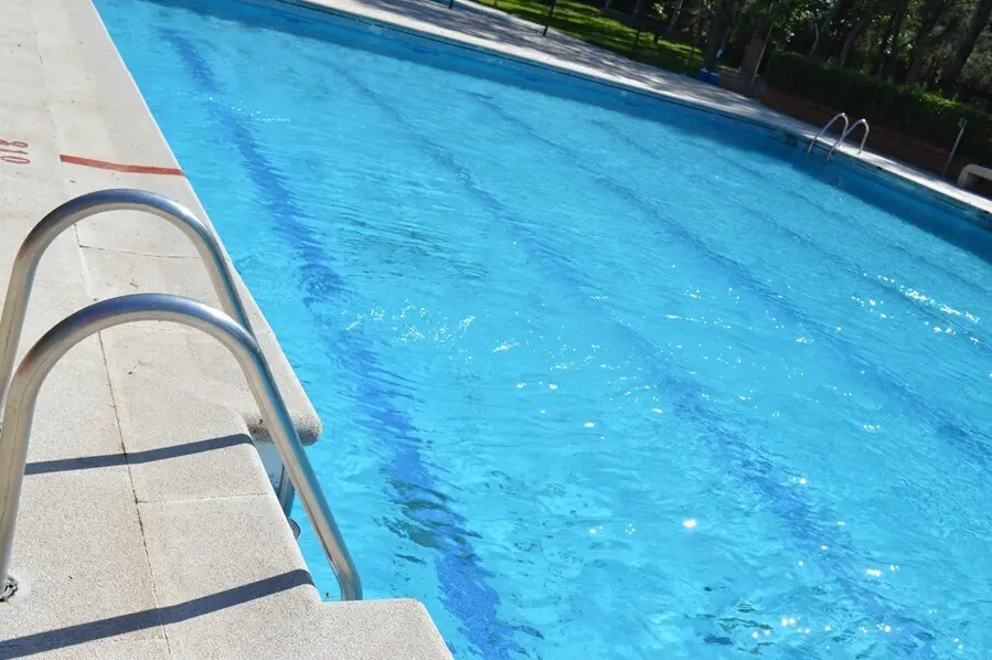 Muere ahogado un hombre de 72 a&ntilde;os mientras buceaba en la piscina municipal de Humanes