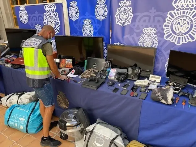 Efectos intervenidos por agentes de la Polic&iacute;a NAcional en M&aacute;laga a j&oacute;venes adicionados al parkour que robaban en viviendas habitadas